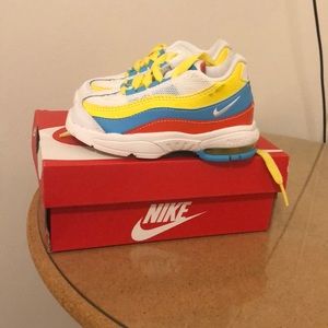 Toddler Sneakers Size 7